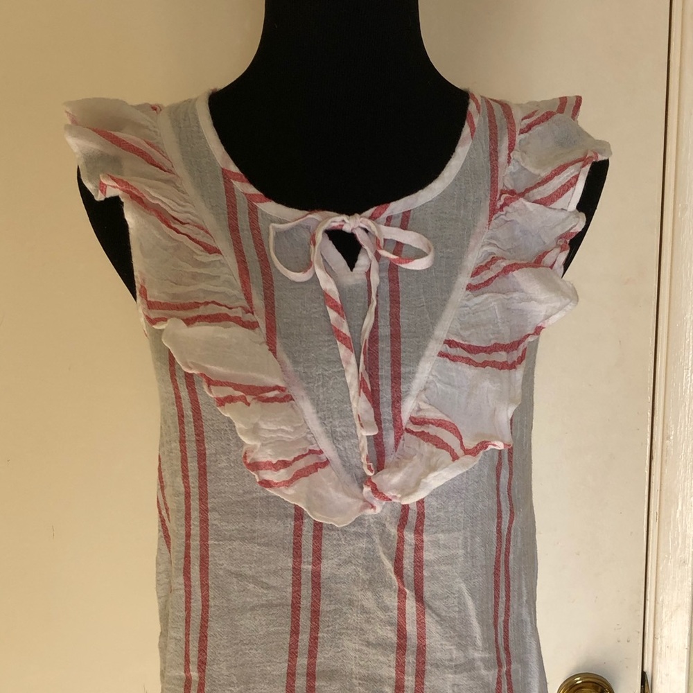 Universal Thread Goods Top Ruffle Neckline
